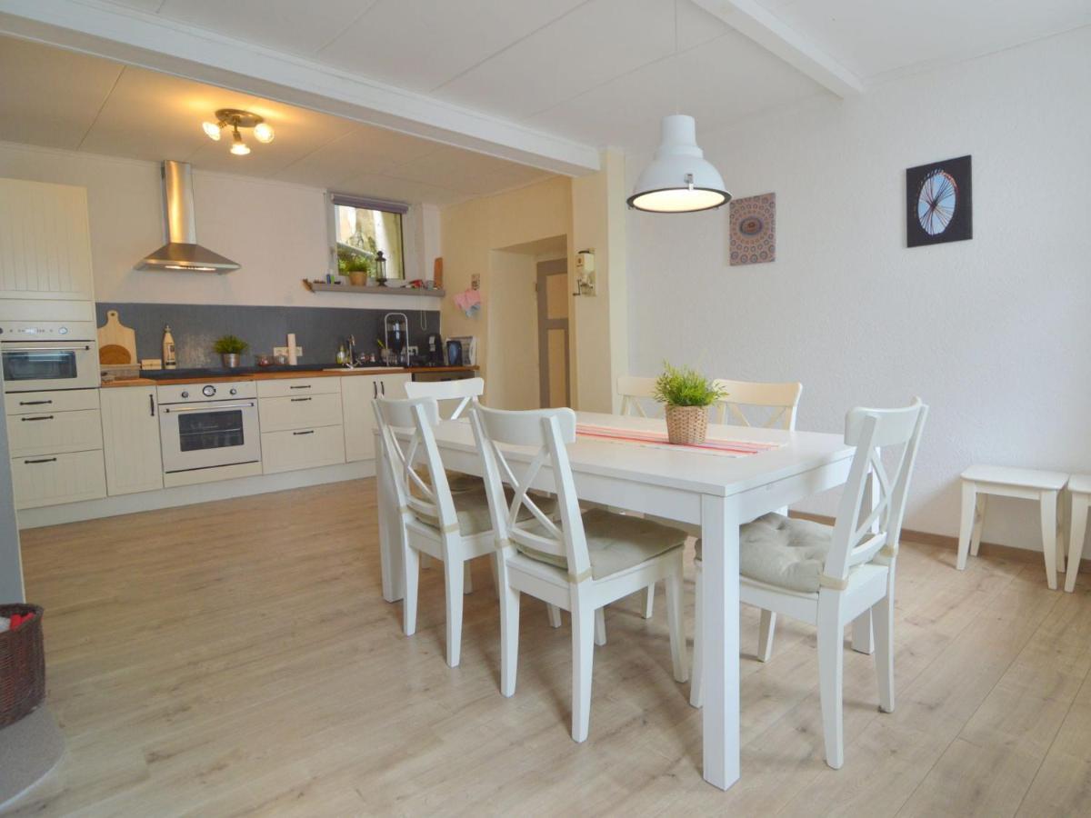 Very Comfortable House With Bathrooms And A Garden Mürlenbach Екстериор снимка