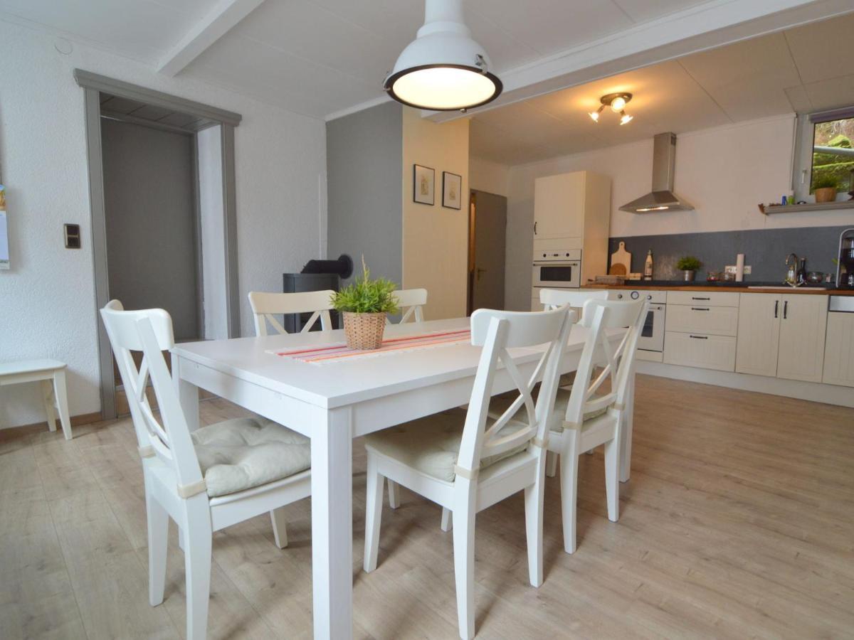 Very Comfortable House With Bathrooms And A Garden Mürlenbach Екстериор снимка
