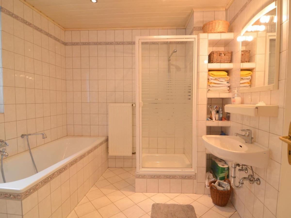 Very Comfortable House With Bathrooms And A Garden Mürlenbach Екстериор снимка