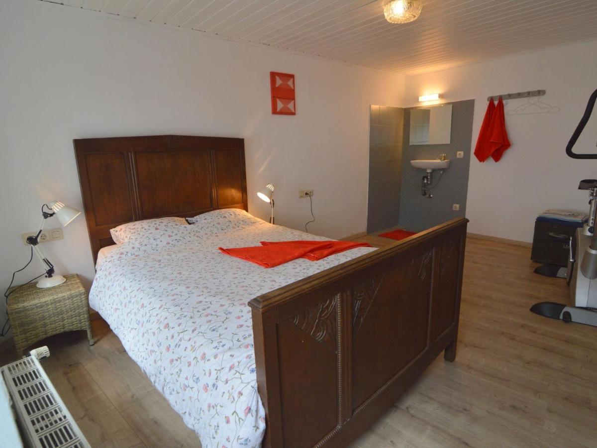 Very Comfortable House With Bathrooms And A Garden Mürlenbach Екстериор снимка